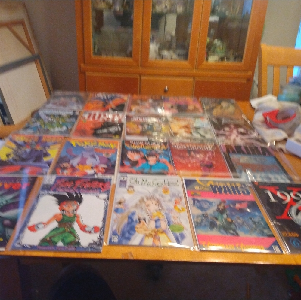 Back stock blow out manga slnglelssues lot of 25 All different comic